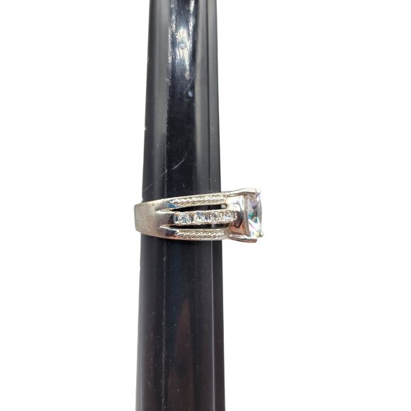 Cubic Zirconia CZ Cocktail Statement Ring Faceted Silver Tone Setting Size 8.25 - Picture 7 of 9